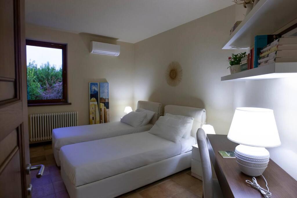 Spaziosa Villa Con Piscina E Giardino, 폴리나노 아마레 외부 사진