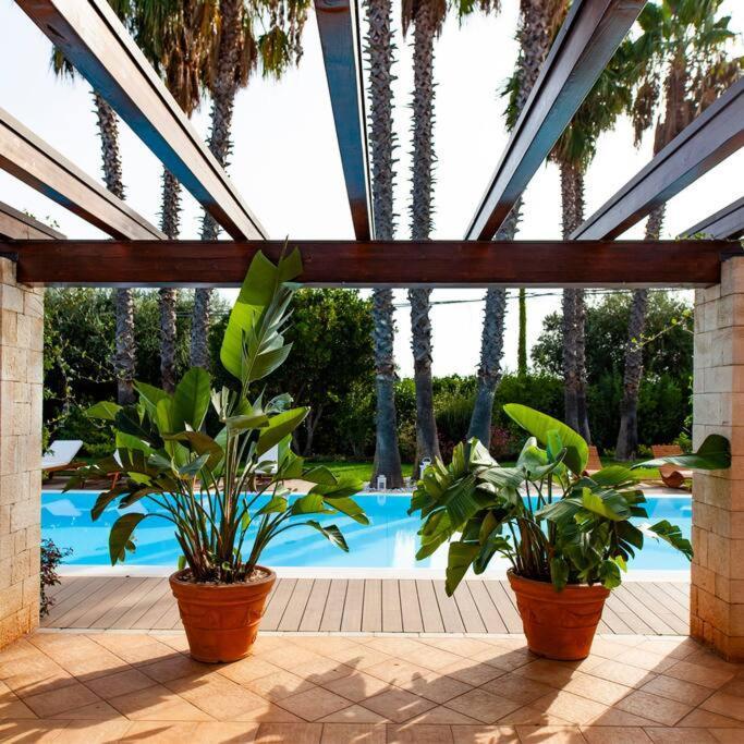 Spaziosa Villa Con Piscina E Giardino, 폴리나노 아마레 외부 사진
