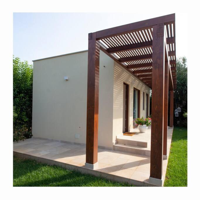 Spaziosa Villa Con Piscina E Giardino, 폴리나노 아마레 외부 사진