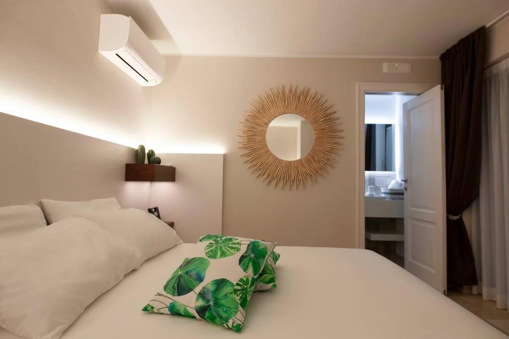 Spaziosa Villa Con Piscina E Giardino, 폴리나노 아마레 외부 사진